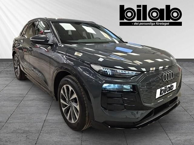 Begagnad Audi Q6 e-tron Proline 185 kW (252 HK) 2025 Grå SUV