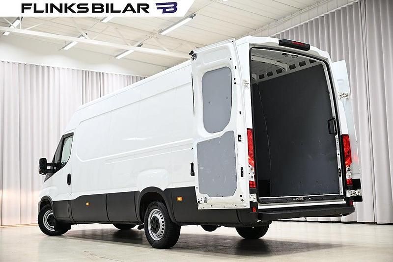 Begagnad Iveco Daily 136 HK (100 kW) 2023 Vit Van
