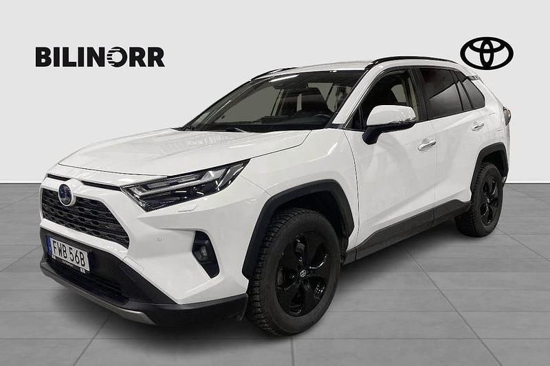 Vit Begagnad 2022 Toyota RAV4 Hybrid Executive SUV | 389 900 kr (Marknadspris) - Bild 1/4