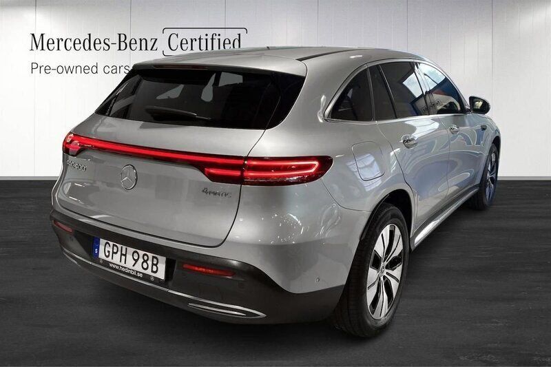 Begagnad Mercedes EQC400 300 kW (408 HK) 2021 Silver SUV