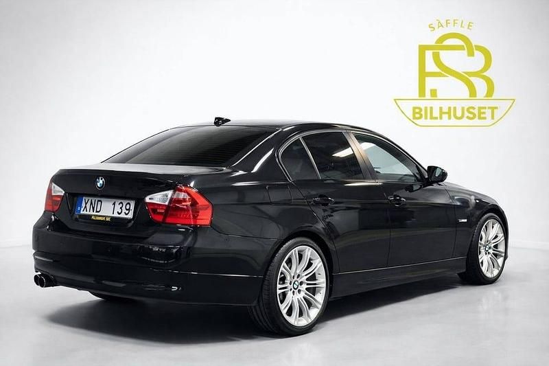 Begagnad BMW 325 Advantage 218 HK (160 kW) 2006 Svart Sedan