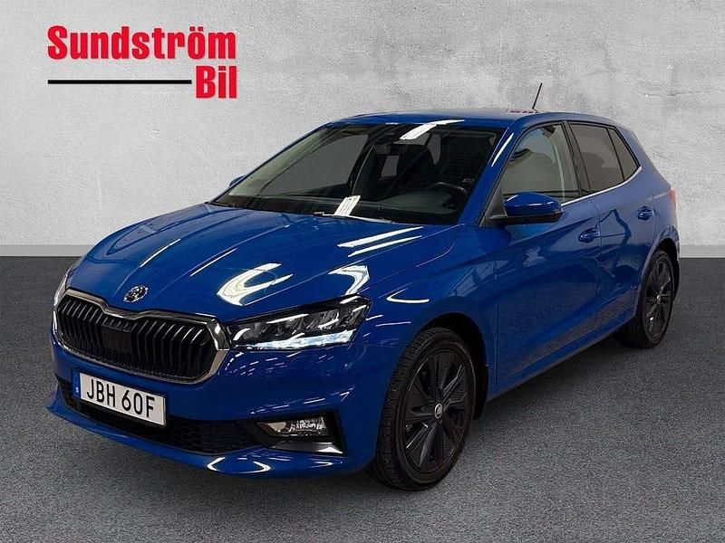 Blå Begagnad 2022 Skoda Fabia Style Halvkombi | 199 900 kr (Marknadspris) - Bild 1/3