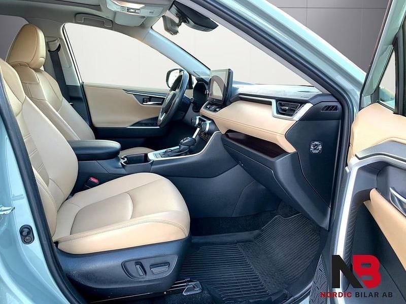 Grön Begagnad 2023 Toyota RAV4 SUV | 420 000 kr (Marknadspris) - Bild 1/4