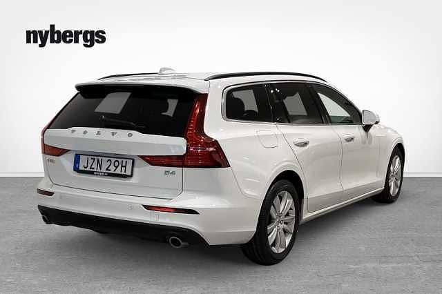Begagnad Volvo V60 197 HK (144 kW) 2022 Kombi