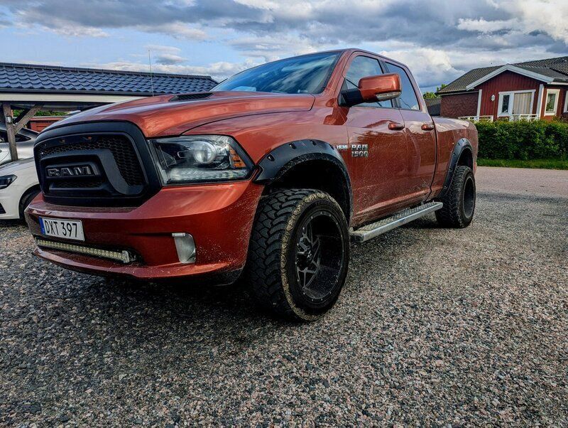 Orange Begagnad 2013 RAM 1500 Pickup | 239 000 kr (Superpris) - Bild 1/1