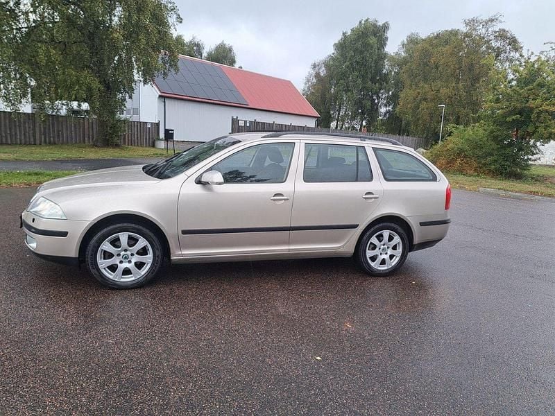 Begagnad 2006 Skoda Octavia Kombi | 19 800 kr (Marknadspris) - Bild 1/4