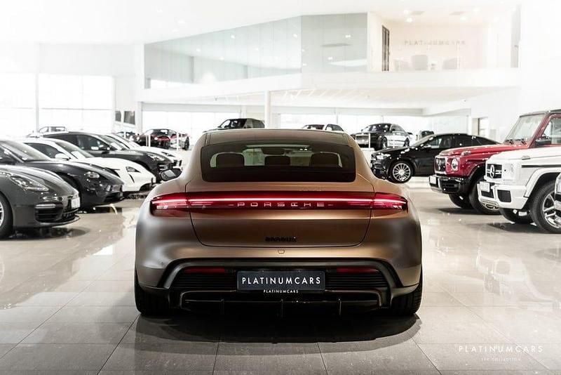 Begagnad Porsche Taycan 4S 360 kW (490 HK) 2021 Brun Sedan