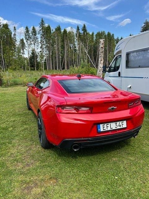 Röd Begagnad 2018 Chevrolet Camaro Sportkupé | 220 000 kr - Bild 1/4