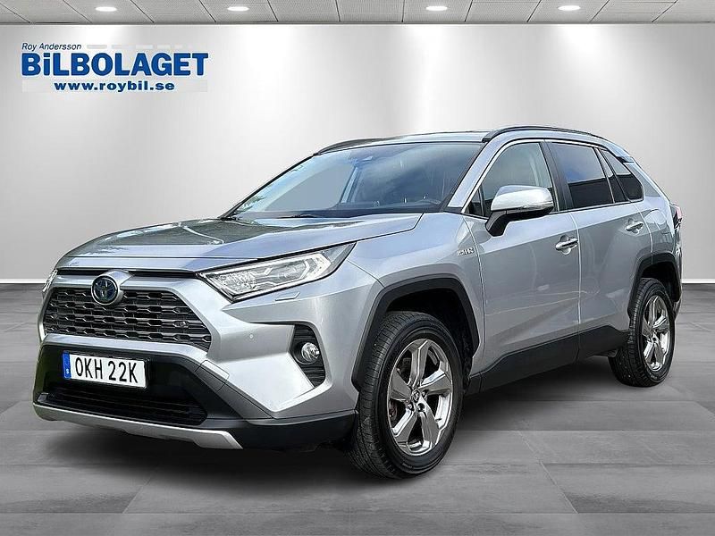 Silver Begagnad 2020 Toyota RAV4 Hybrid Executive SUV | 332 000 kr (Marknadspris) - Bild 1/4