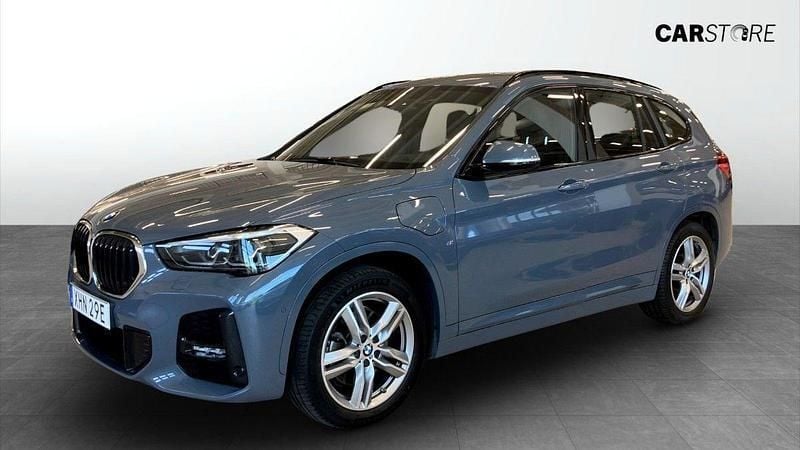 Mörkgrå (grey) Begagnad 2020 BMW X1 M Sport SUV | 279 900 kr (Bra pris) - Bild 1/4