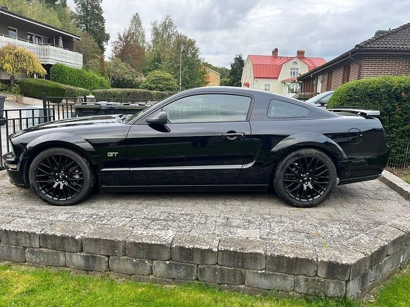 Begagnad Ford Mustang GT 304 HK (223 kW) 2005