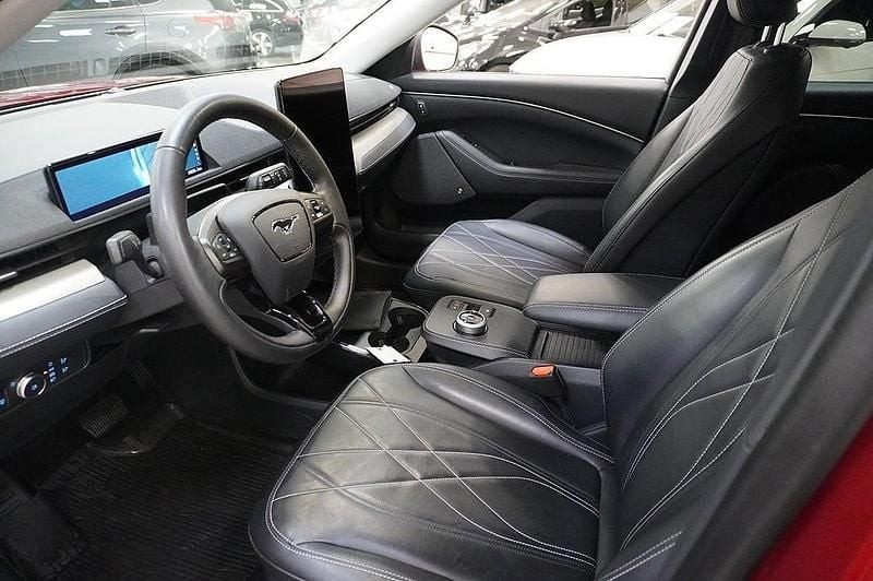 Begagnad Ford Mustang Mach-E Standard Range 221 kW (301 HK) 2021 Röd SUV