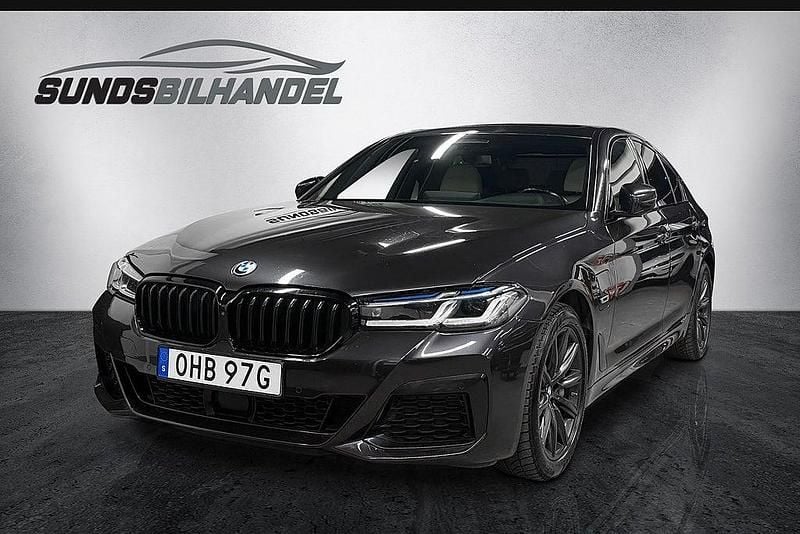 Begagnad BMW 545e M Sport 286 HK (210 kW) 2022 Grå Sedan