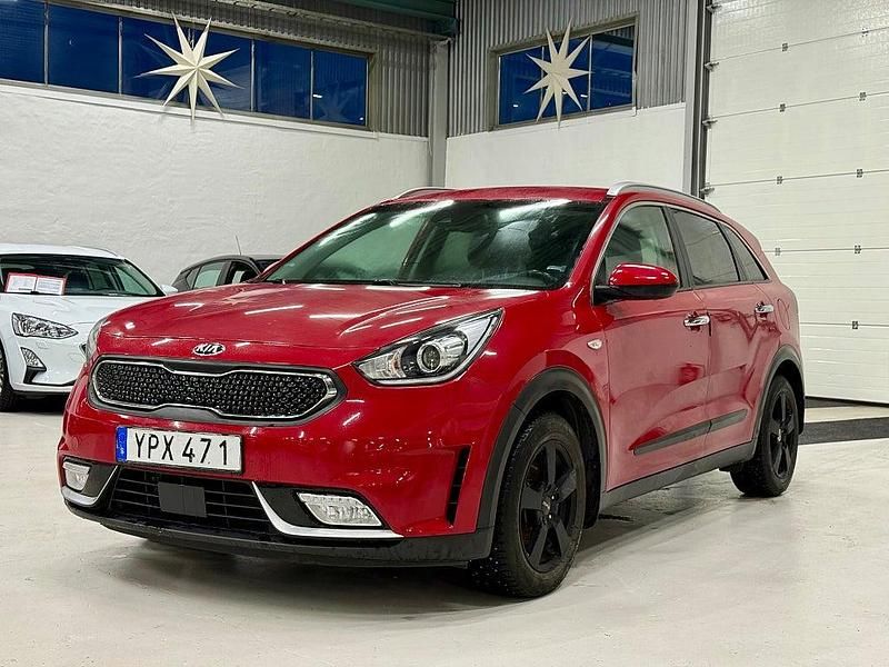 Röd Begagnad 2017 Kia Niro Advance SUV | 149 900 kr (Bra pris) - Bild 1/4