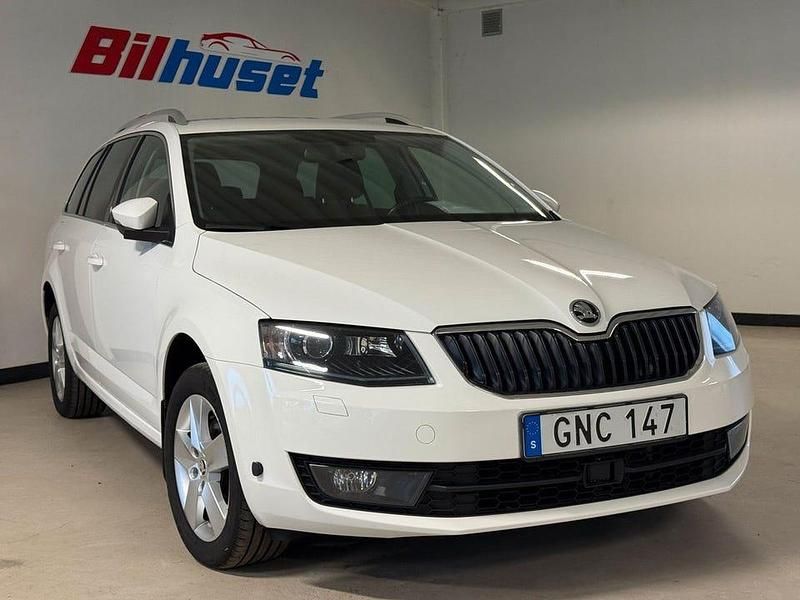 Begagnad Skoda Octavia Style 150 HK (110 kW) 2016 Vit Kombi