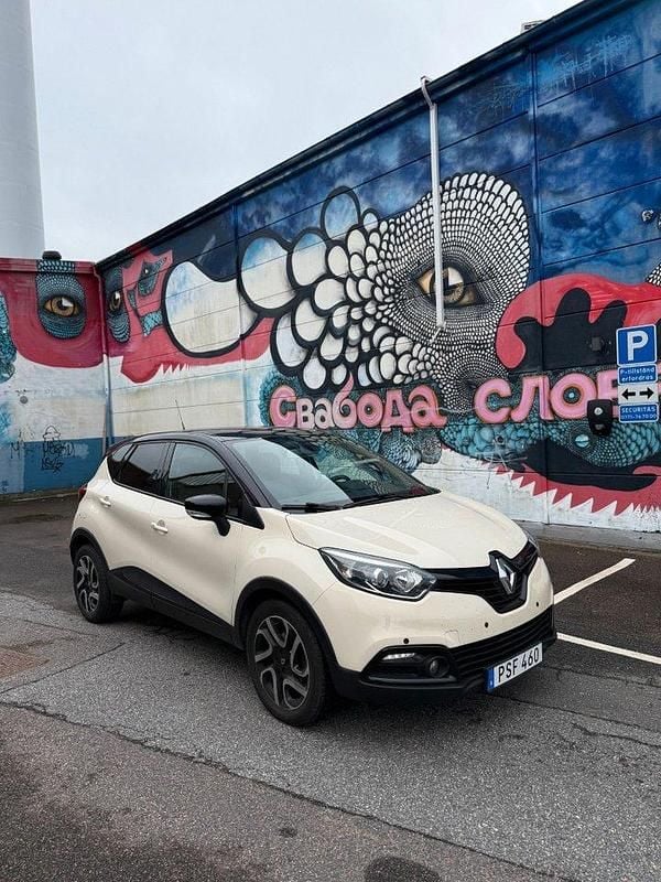 Flerfärgad Begagnad 2014 Renault Captur SUV | 124 900 kr (Marknadspris) - Bild 1/4