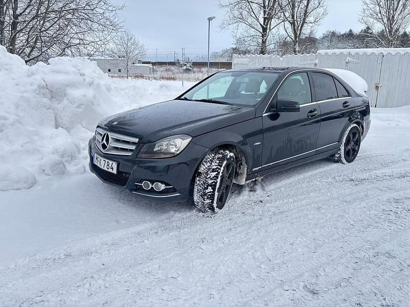 Begagnad 2012 Mercedes C180 Sedan | 80 000 kr (Bra pris) - Bild 1/4