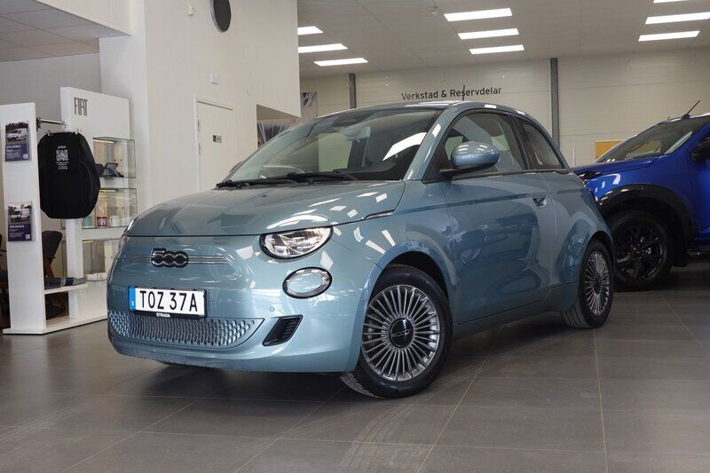Blå Begagnad 2021 Fiat 500e Icon Halvkombi | 189 900 kr (Dyr) - Bild 1/4