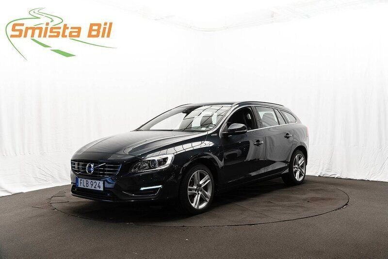 Grå Begagnad 2018 Volvo V60 Kombi | 239 700 kr (Superpris) - Bild 1/4