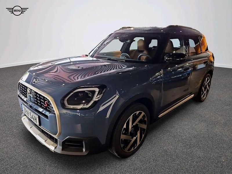 Blå Begagnad 2024 Mini Countryman SUV | 464 900 kr (Lite dyr) - Bild 1/4
