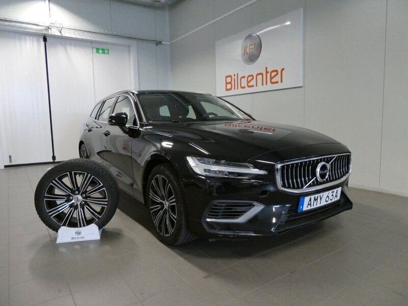 Svart Begagnad 2021 Volvo V60 Inscription Kombi | 309 900 kr (Bra pris) - Bild 1/3