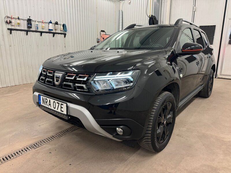 Svart Begagnad 2022 Dacia Duster Extreme SUV | 239 500 kr (Dyr) - Bild 1/4