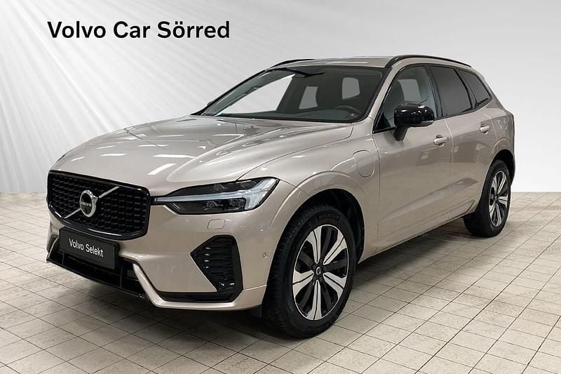 Begagnad Volvo XC60 Plus 350 HK (257 kW) 2022 Grå SUV