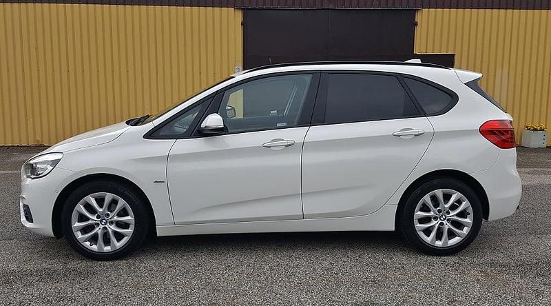 Begagnad BMW 218 Sport Line 150 HK (110 kW) 2016 Vit Kombi
