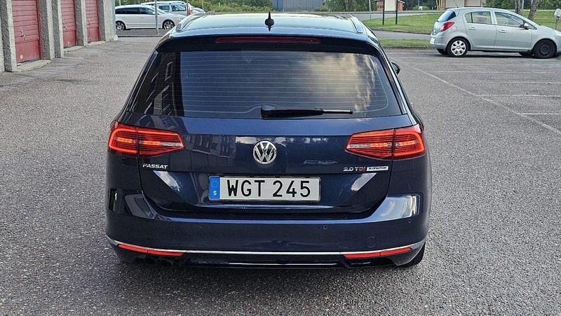 Blå Begagnad 2016 VW Passat Kombi | 140 000 kr (Bra pris) - Bild 1/4