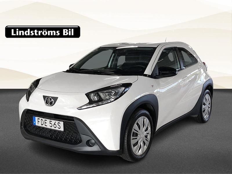 Begagnad Toyota Aygo X Play 72 HK (52 kW) 2022 Vit SUV