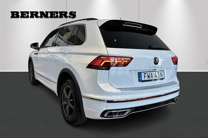 Begagnad VW Tiguan R-line 203 HK (149 kW) 2024 Vit SUV