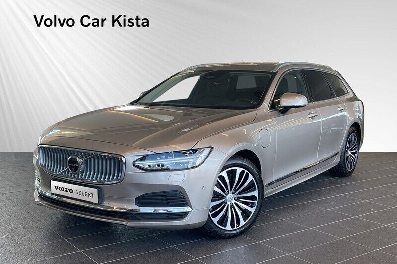 Grå Begagnad 2024 Volvo V90 Core Kombi | 509 900 kr (Marknadspris) - Bild 1/3