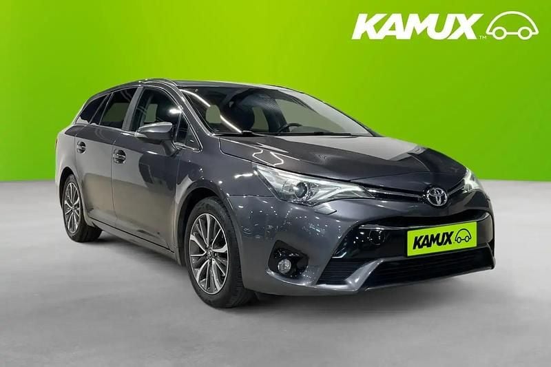 Silver/grå Begagnad 2017 Toyota Avensis Edition Kombi | 169 700 kr (Marknadspris) - Bild 1/4