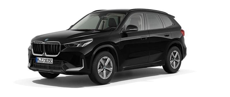 Svart Ny 2025 BMW X1 Shadowline SUV | 546 700 kr (Superpris) - Bild 1/4