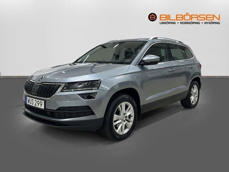 Grå Begagnad 2018 Skoda Karoq Style SUV | 239 900 kr (Marknadspris) - Bild 1/4