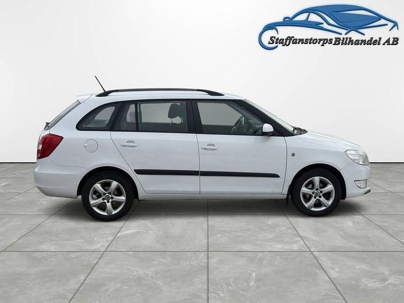 Begagnad Skoda Fabia Elegance 86 HK (63 kW) 2012 Vit Kombi