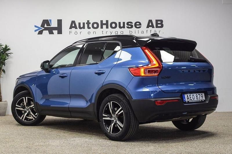 Begagnad Volvo XC40 R-Design 197 HK (144 kW) 2020 Blå SUV