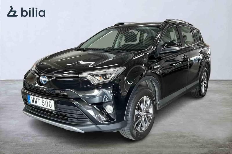 Svart Begagnad 2018 Toyota RAV4 Hybrid SUV | 239 900 kr (Marknadspris) - Bild 1/1