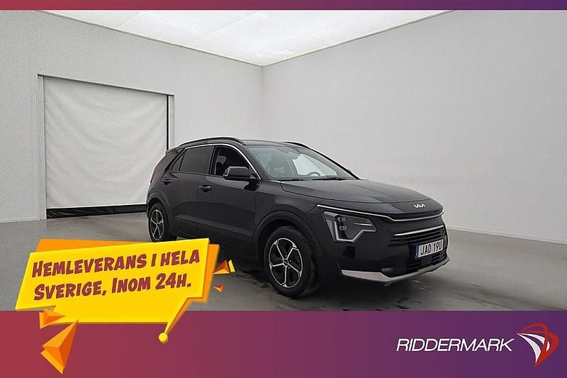 Svart Begagnad 2022 Kia Niro Advance SUV | 268 900 kr (Marknadspris) - Bild 1/3
