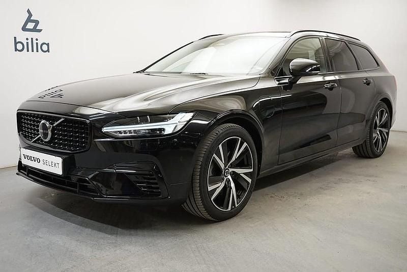 Begagnad Volvo V90 Plus 253 HK (186 kW) 2022 Svart Kombi