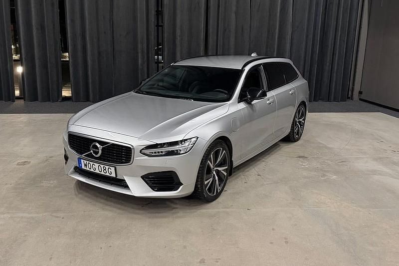 Silver Begagnad 2020 Volvo V90 R-Design Kombi | 319 900 kr (Bra pris) - Bild 1/4