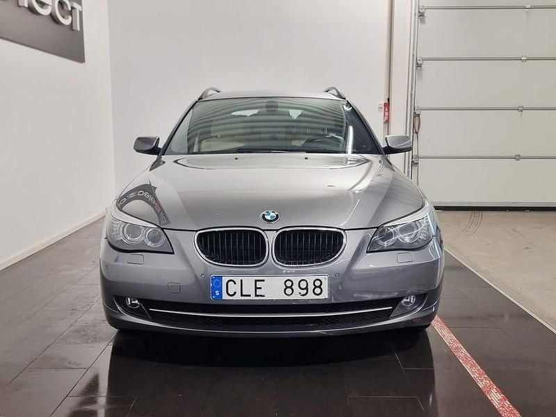 Begagnad BMW 520 177 HK (130 kW) 2008 Grå Kombi