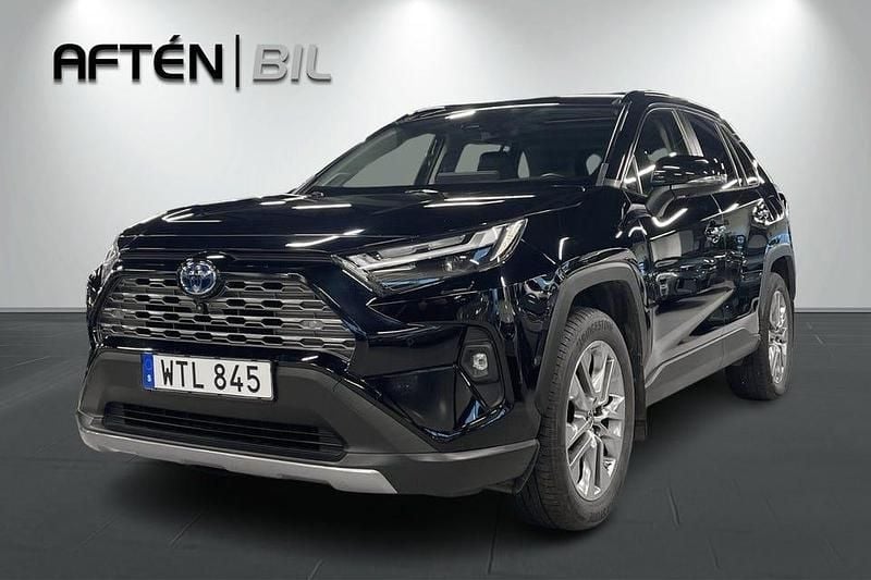 Attitude black Begagnad 2022 Toyota RAV4 Hybrid Executive SUV | 419 800 kr (Lite dyr) - Bild 1/3