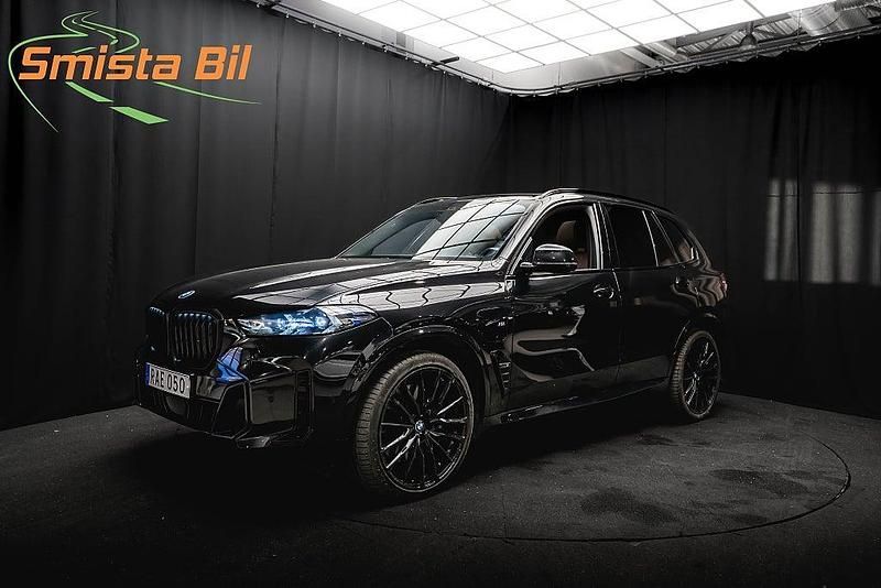 Svart Begagnad 2023 BMW X5 M Sport SUV | 879 800 kr (Superpris) - Bild 1/3