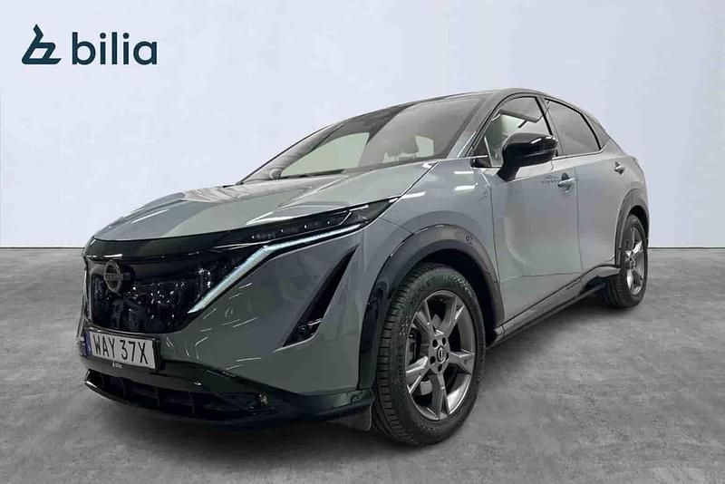 Grå Begagnad 2023 Nissan Ariya SUV | 499 000 kr (Dyr) - Bild 1/1