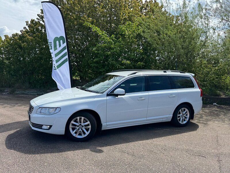 Vit Begagnad 2015 Volvo V70 Kombi | 129 000 kr (Marknadspris) - Bild 1/4