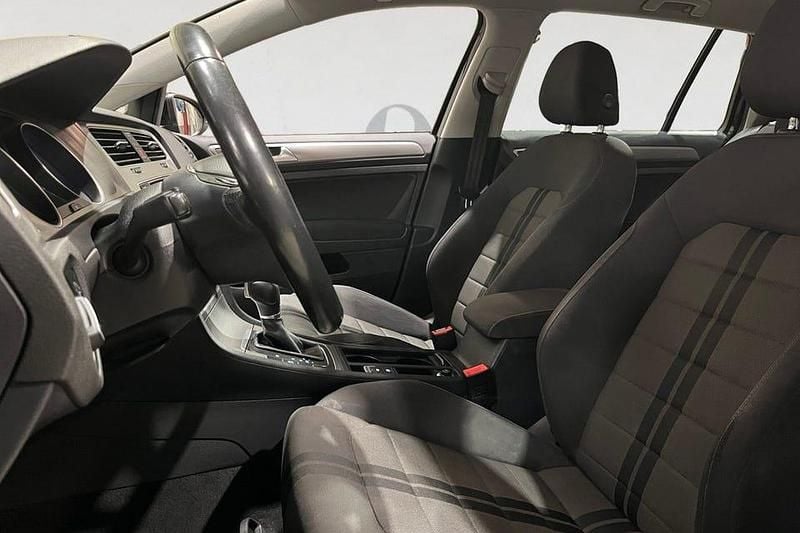 Begagnad VW Golf VII 105 HK (77 kW) 2014 Svart Kombi