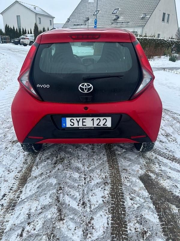 Begagnad Toyota Aygo 72 HK (52 kW) 2019 Halvkombi