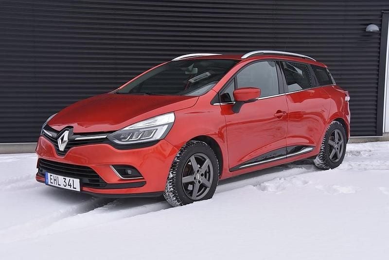 Begagnad Renault Clio GrandTour Intens 90 HK (66 kW) 2019 Röd Kombi
