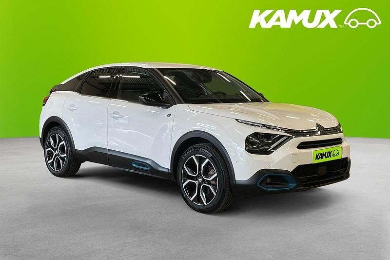 Vit Begagnad 2023 Citroën e-C4 Shine Halvkombi | 209 700 kr - Bild 1/4